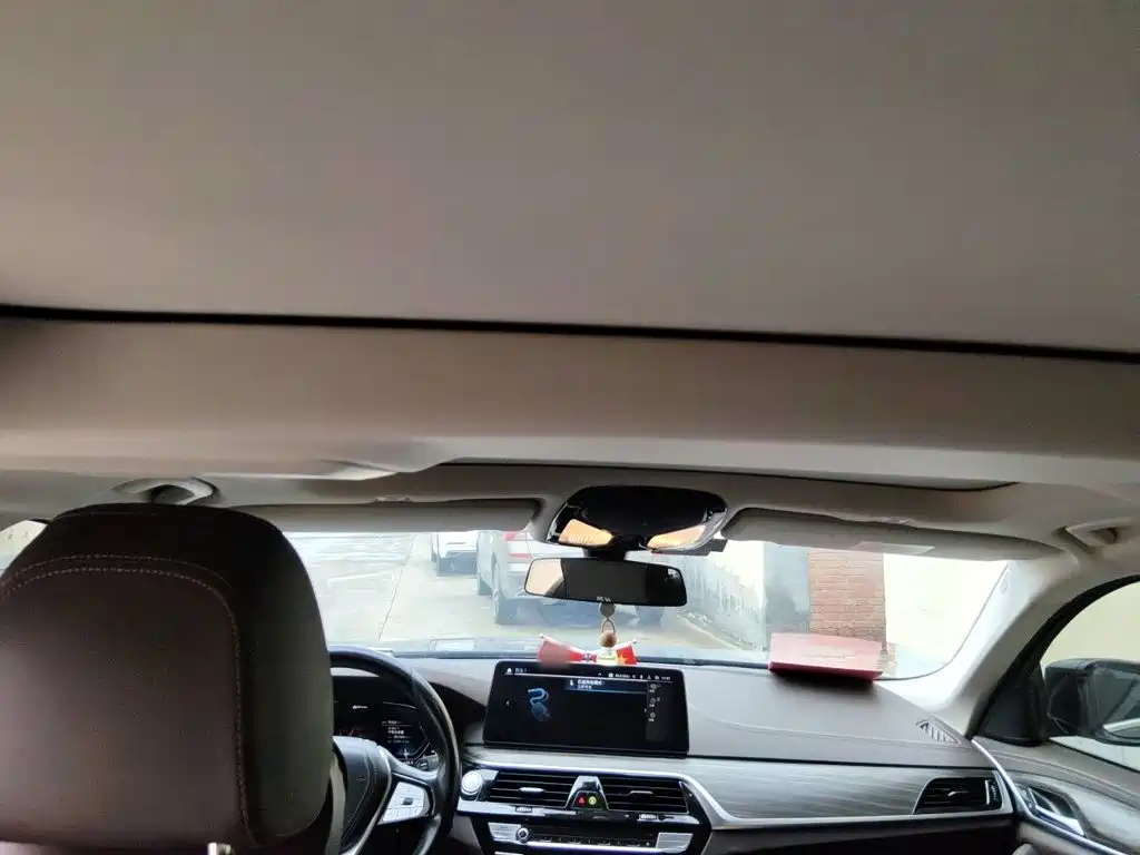 BMW 5 Series New Energy — миниатюра 19