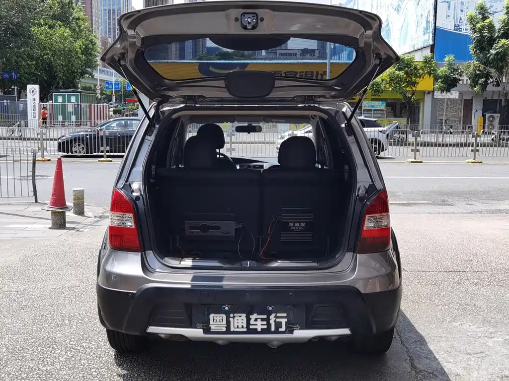 Nissan Livina — миниатюра 7