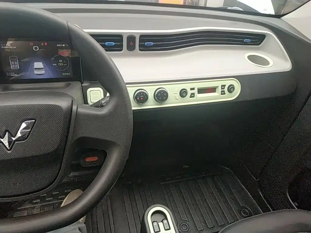 Wuling MINIEV — миниатюра 13