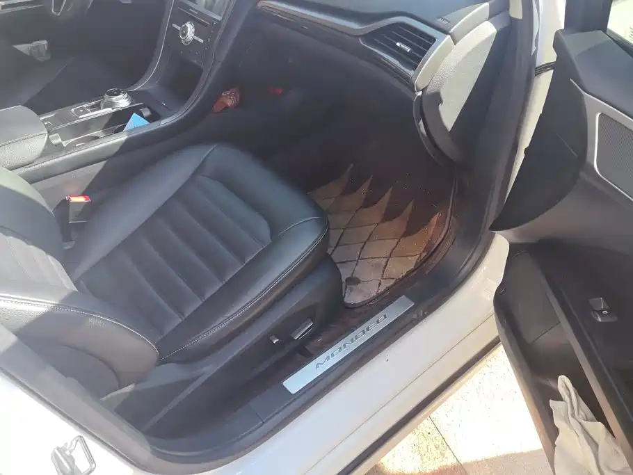 Ford Mondeo — миниатюра 8