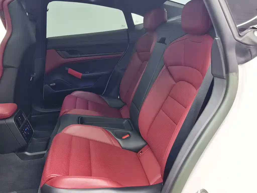 Porsche Taycan — миниатюра 11