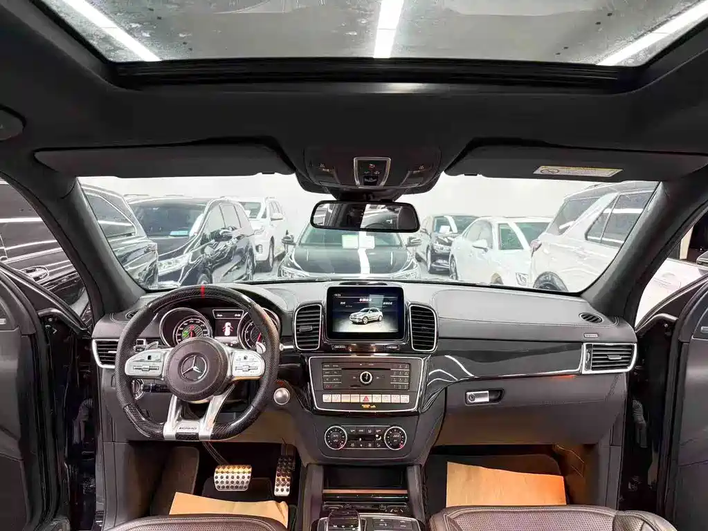 Mercedes-Benz GLS AMG — миниатюра 9