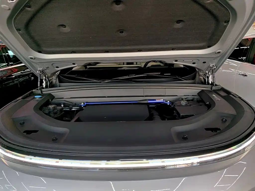 Li Auto Li L8 — миниатюра 20