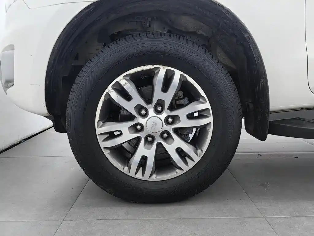 Ford Everest — миниатюра 17