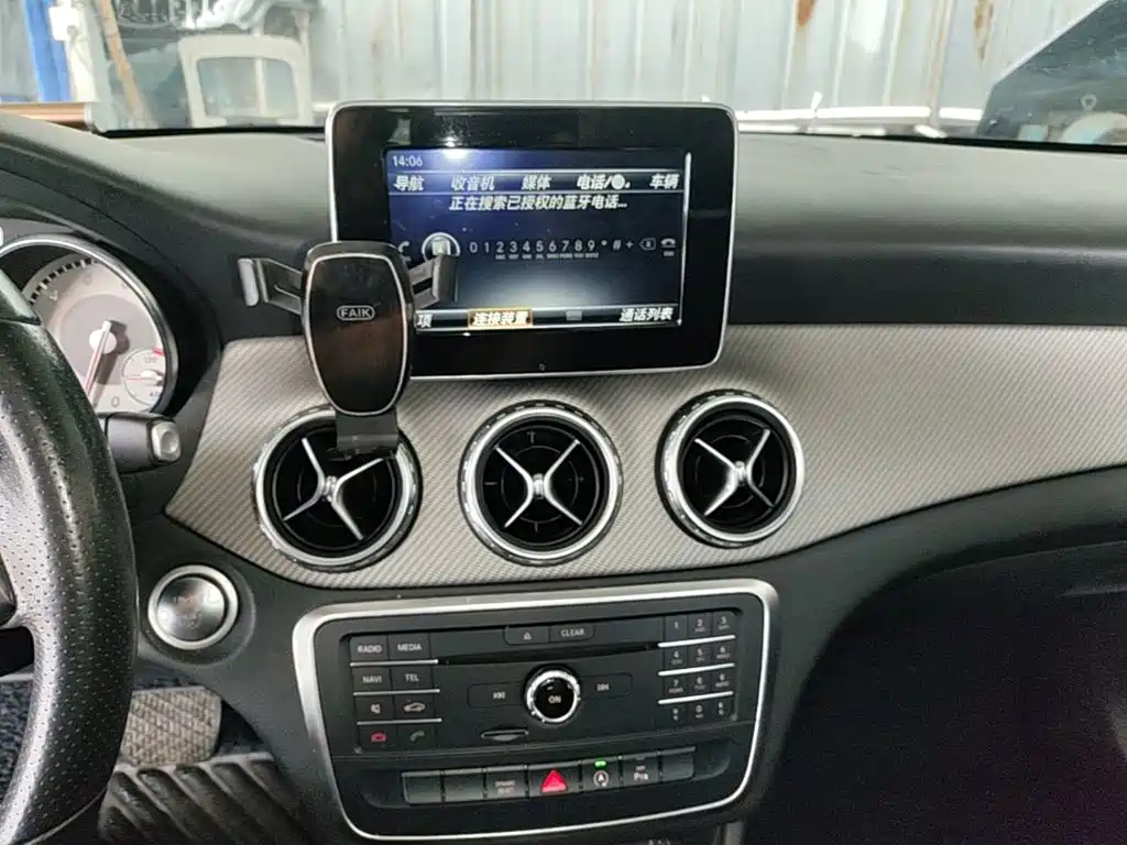 Mercedes-Benz GLA — миниатюра 13