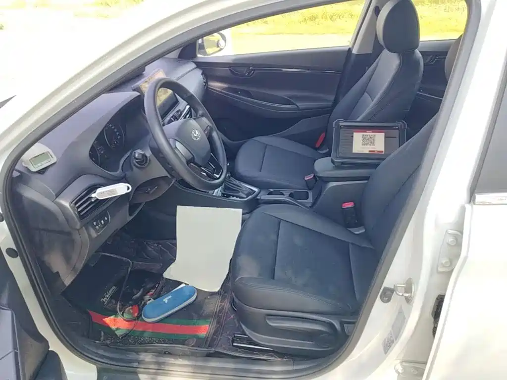 Hyundai Elantra — миниатюра 15