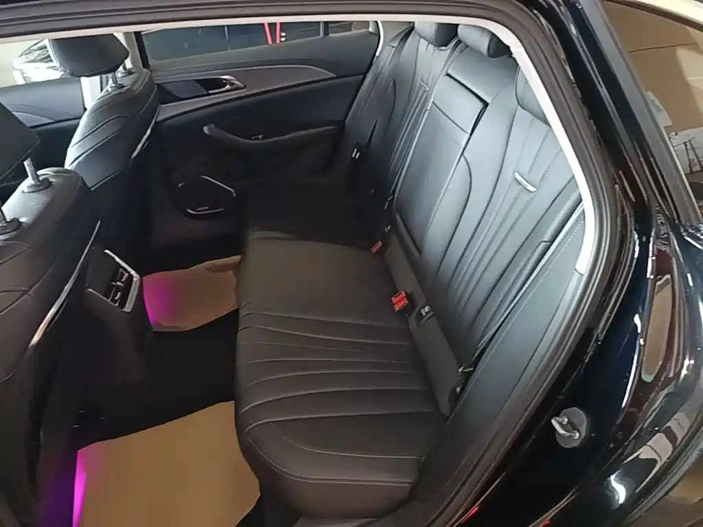 Hongqi Hongqi H5 — миниатюра 17