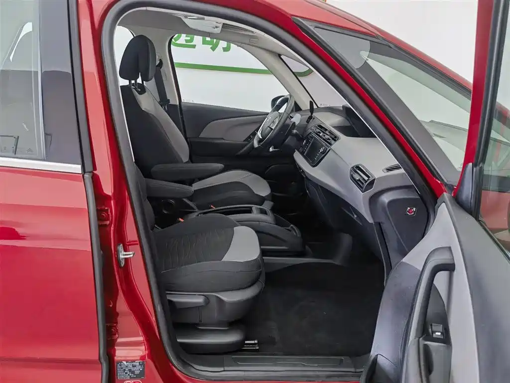 Citroen C4 Picasso — миниатюра 23