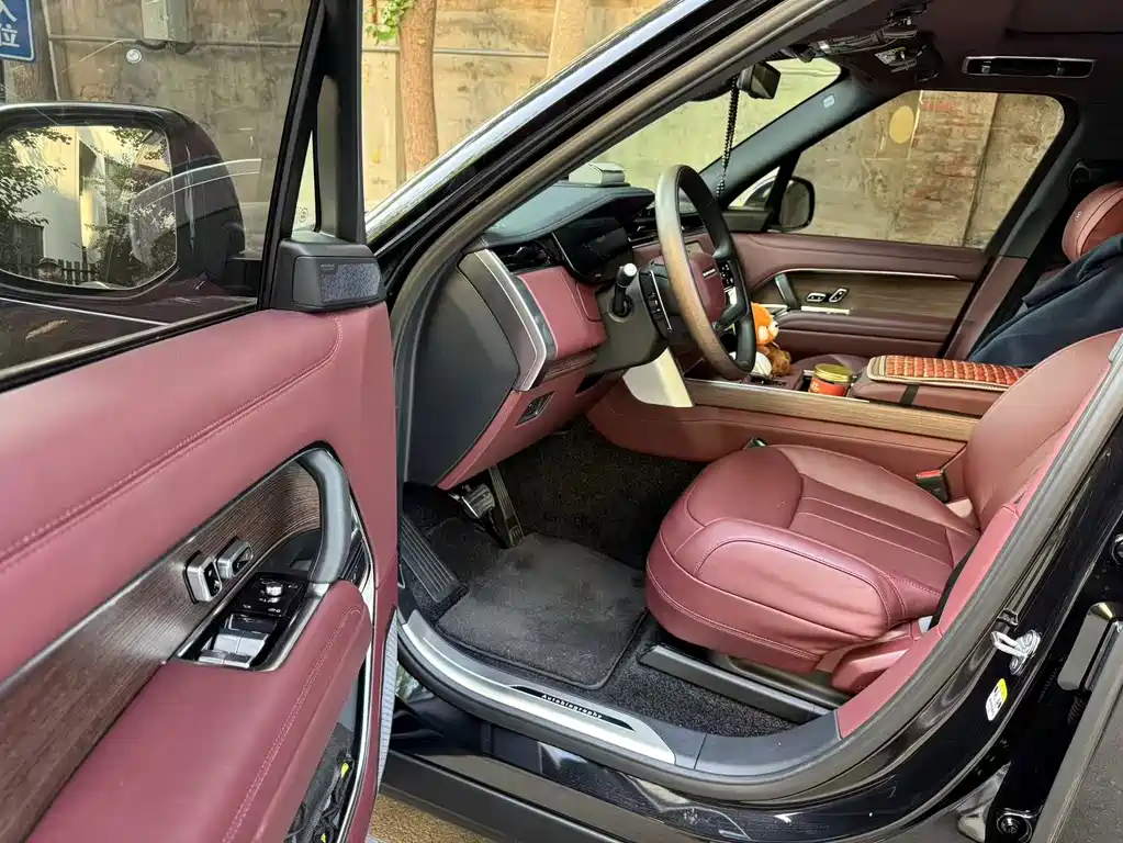 Land Rover Range Rover — миниатюра 8