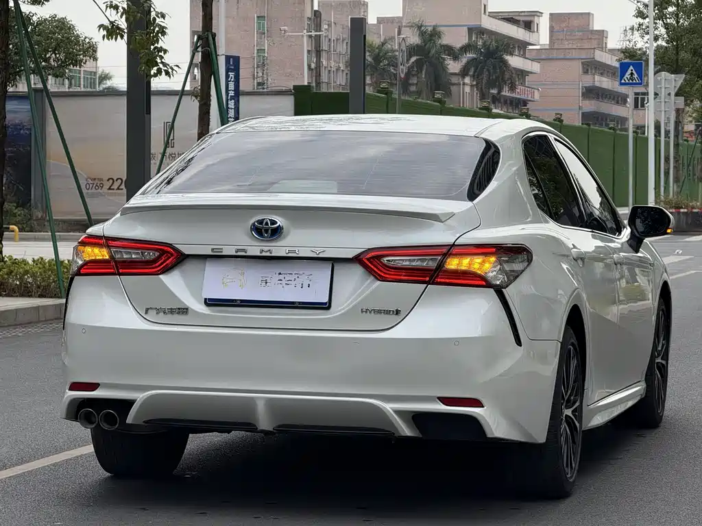 TOYOTA CAMRY
