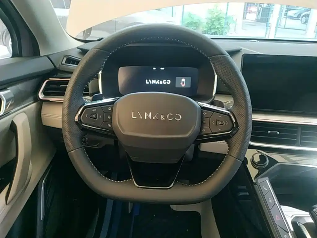 Lynk & Co 06 — миниатюра 11