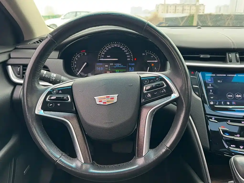 Cadillac XTS 2018 28T