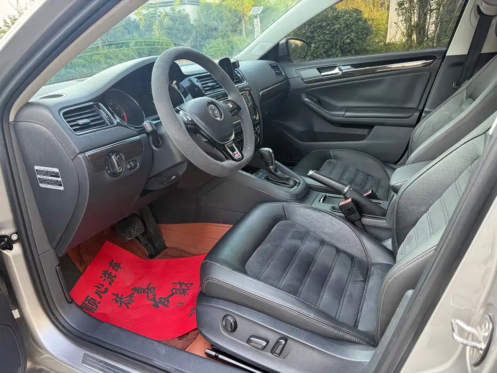 Volkswagen Sagitar — миниатюра 4
