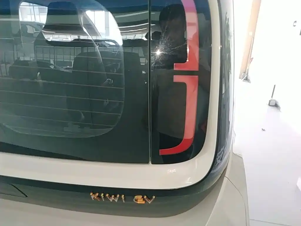 Baojun KiWi EV — миниатюра 8