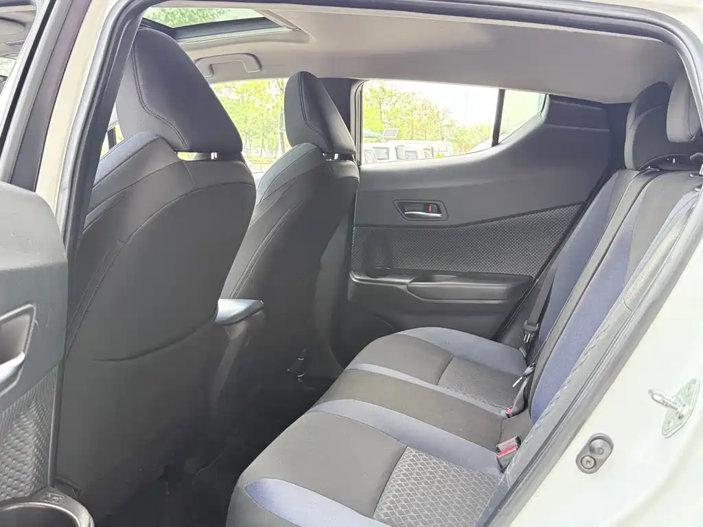 Toyota C-HR 2.0L Comfort Edition, фото 5