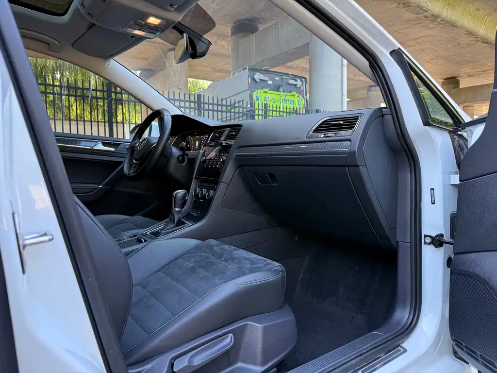 Volkswagen Golf — миниатюра 9
