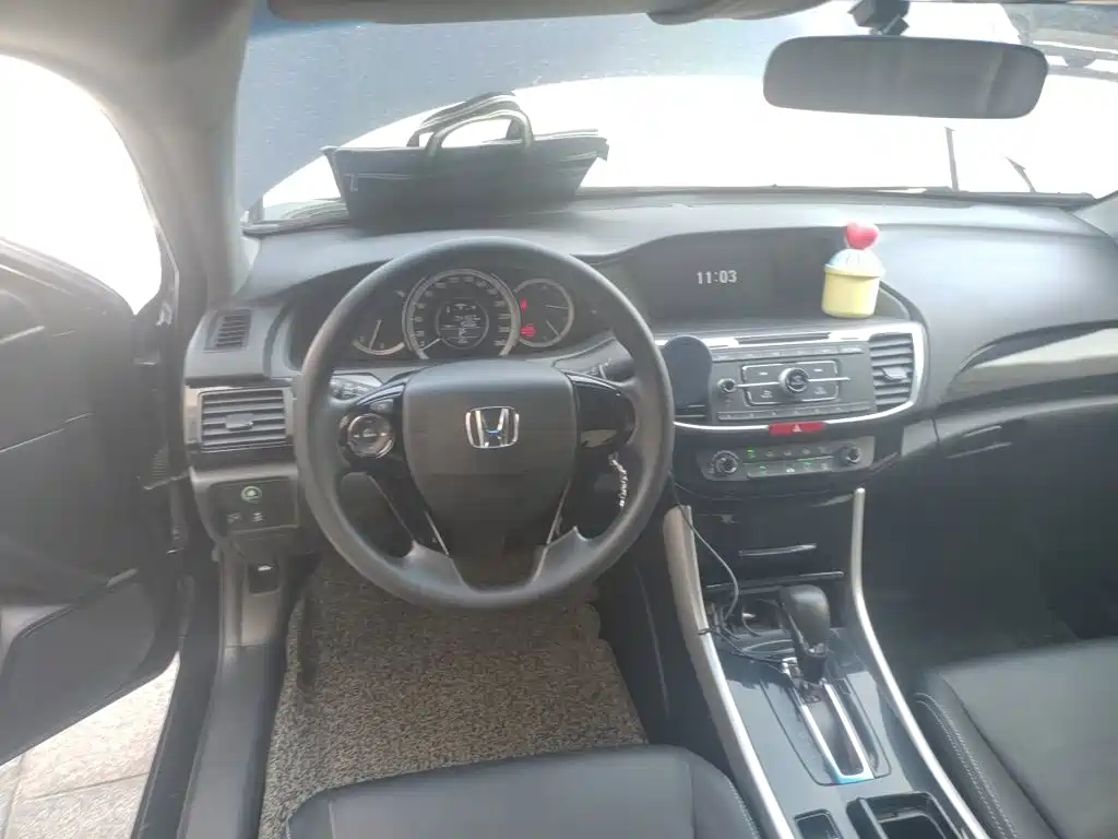 Honda Accord — миниатюра 6