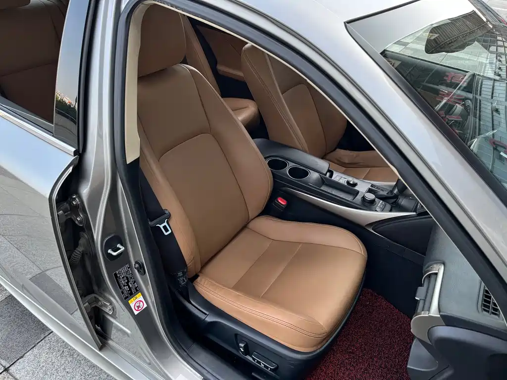 Lexus IS — миниатюра 18