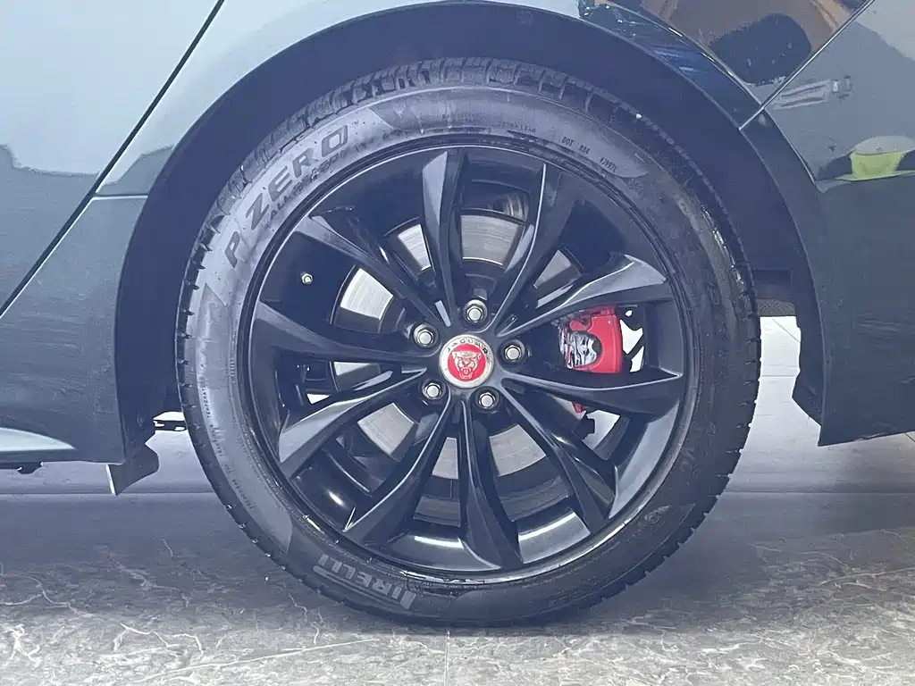 Jaguar XFL — миниатюра 8