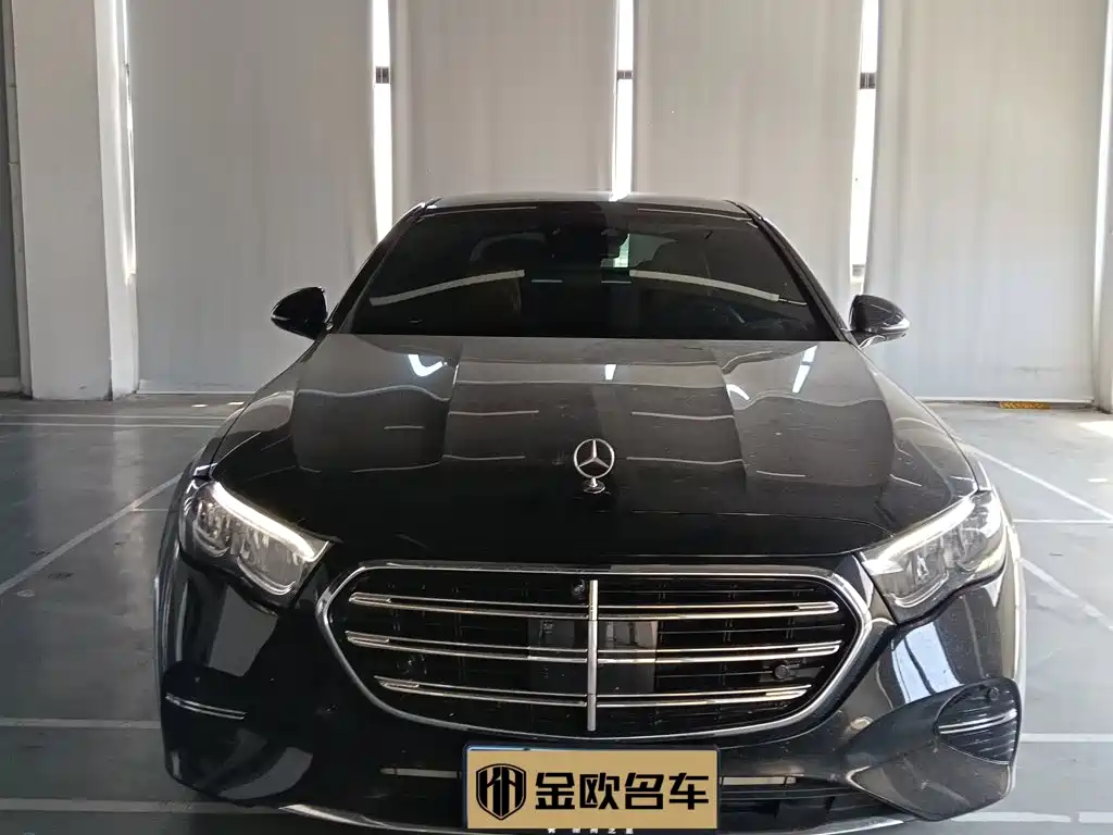 Mercedes-Benz E-Class — миниатюра 2