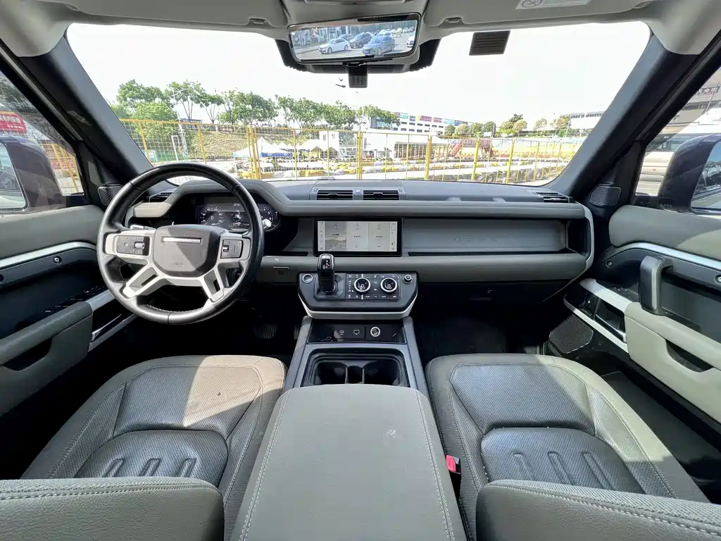 Land Rover Defender — миниатюра 10