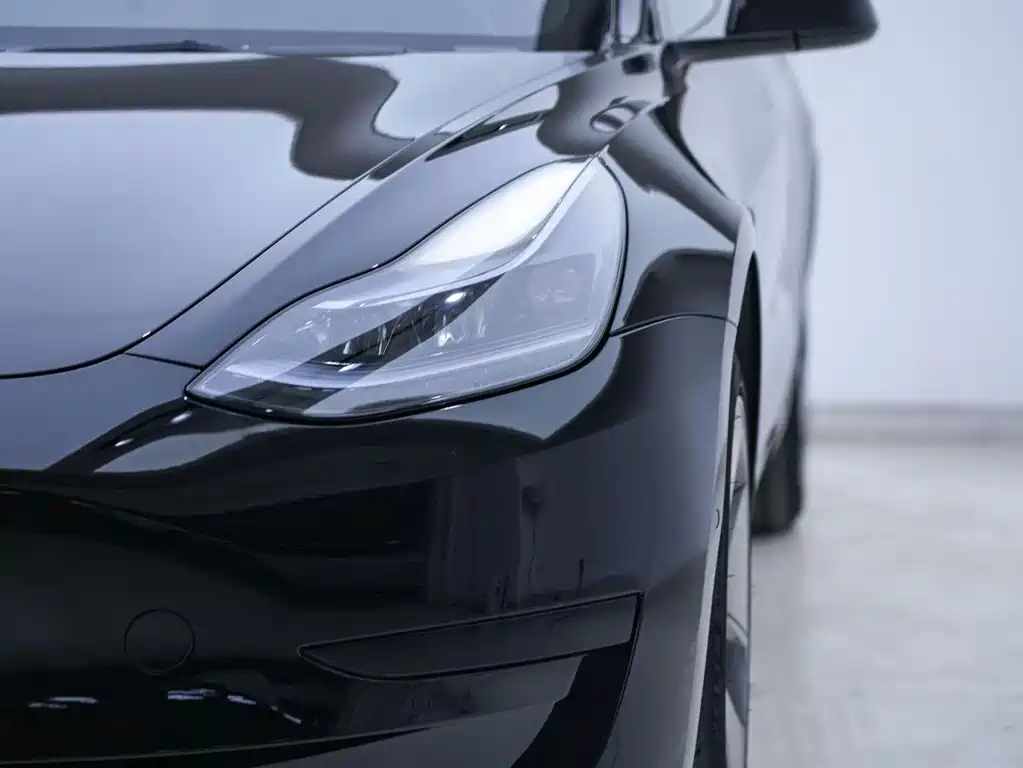Tesla Model 3 — миниатюра 9
