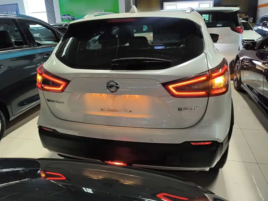 Nissan Qashqai — миниатюра 9