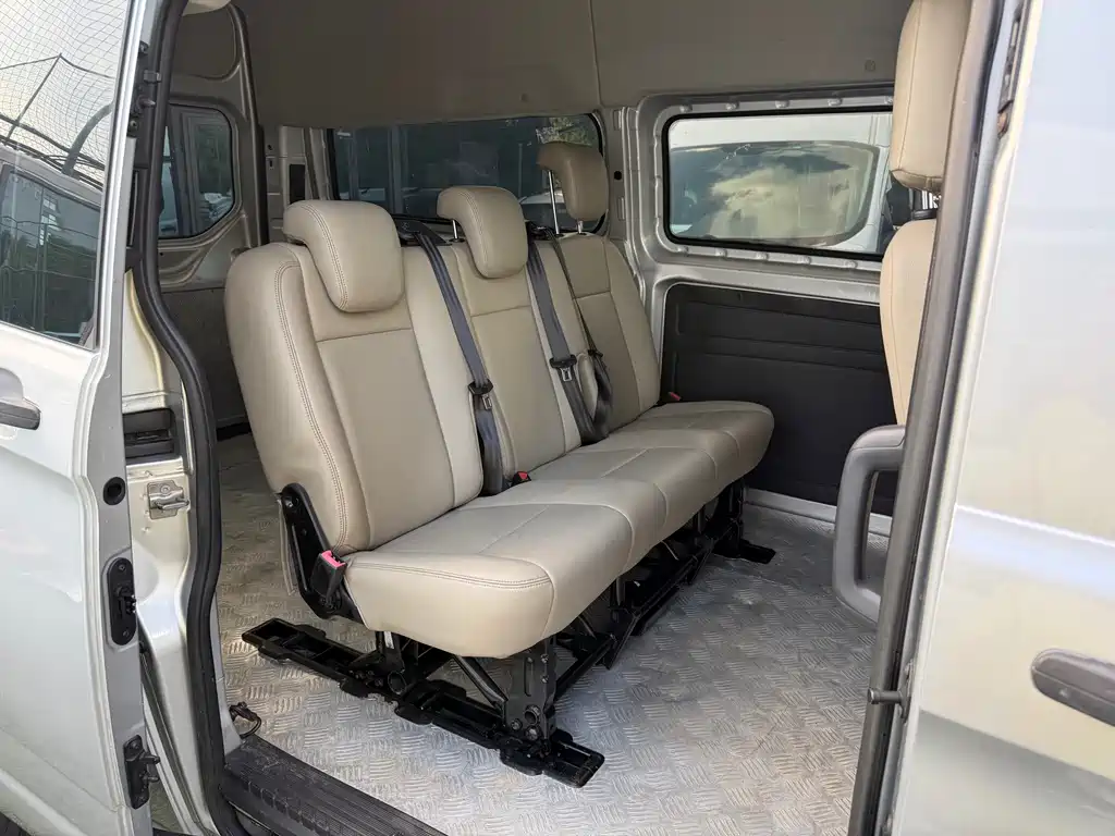 Ford Transit — миниатюра 6