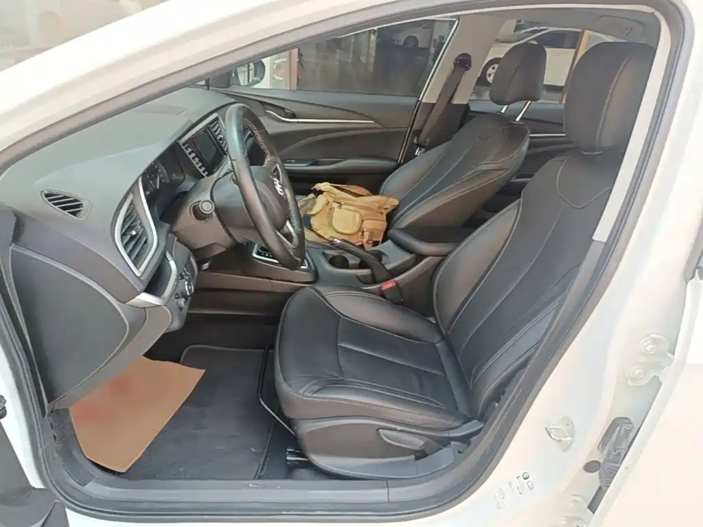 Buick Excelle — миниатюра 15