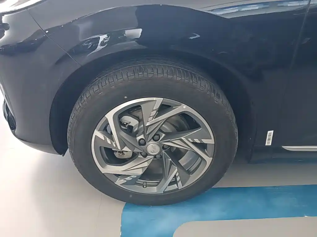 Hongqi Hongqi HS3 PHEV — миниатюра 23