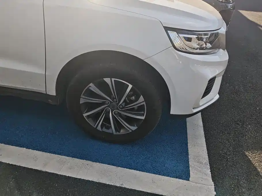 Geely Vision X6 — миниатюра 6