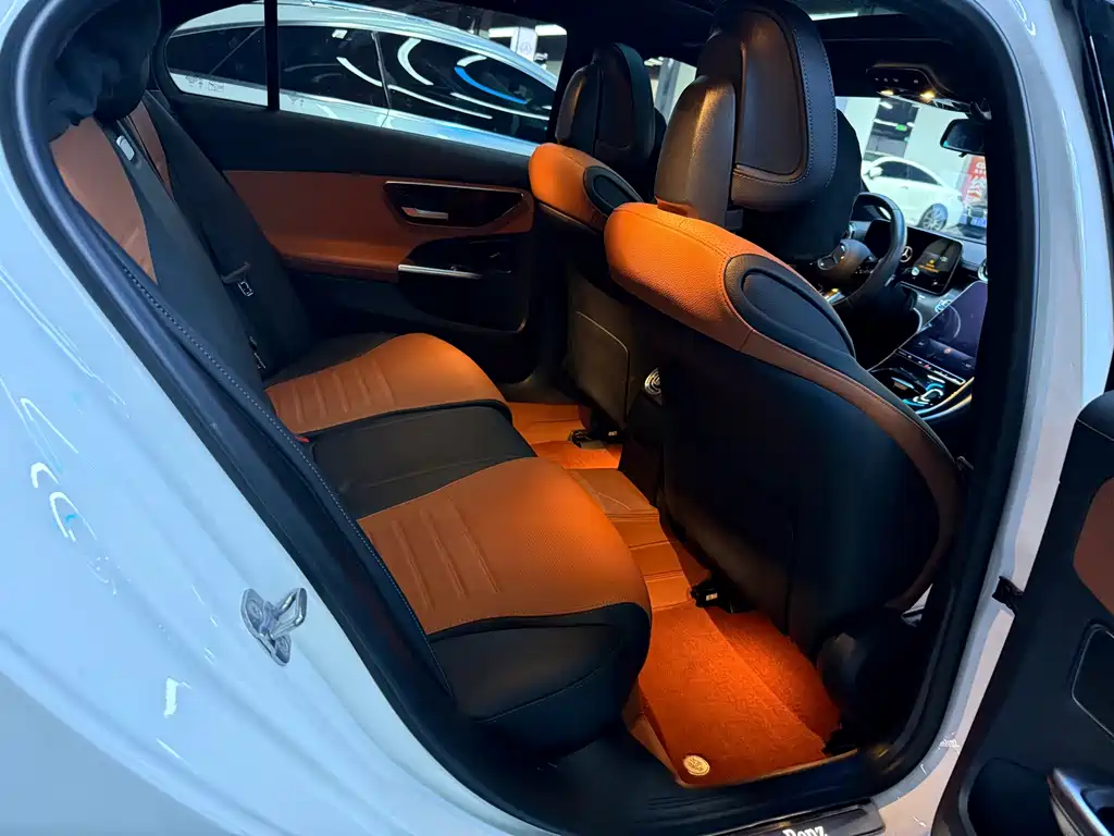 Mercedes-Benz C-Class — миниатюра 13