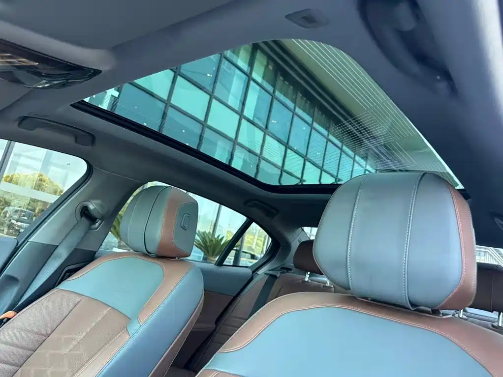 BMW 5 Series — миниатюра 12