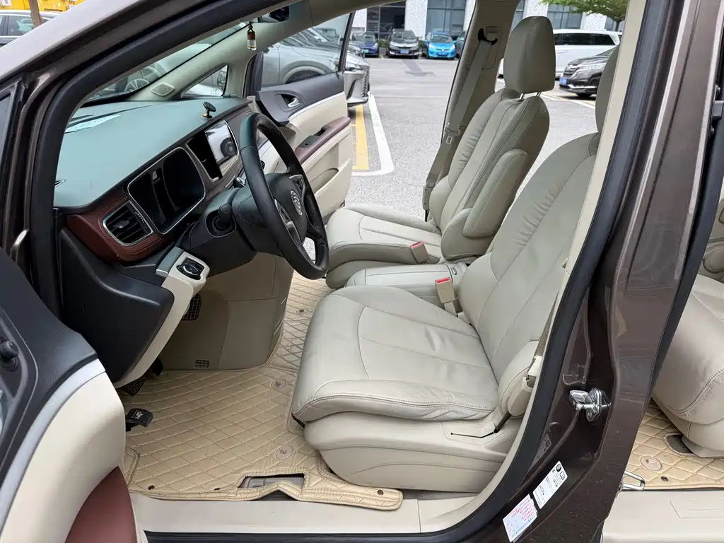 Buick GL8 — миниатюра 8