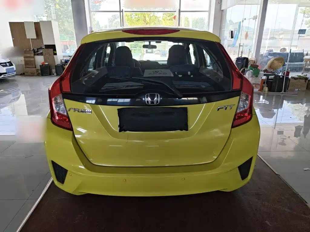 Honda Fit — миниатюра 6