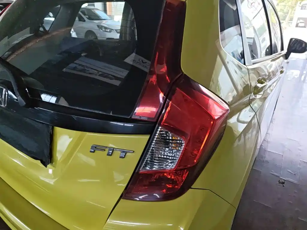 Honda Fit — миниатюра 8