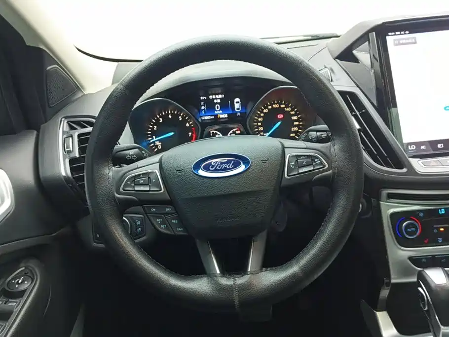 Ford Kuga — миниатюра 15