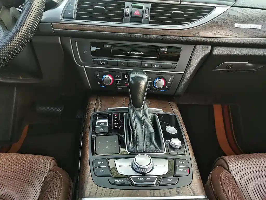 Audi A6L — миниатюра 10