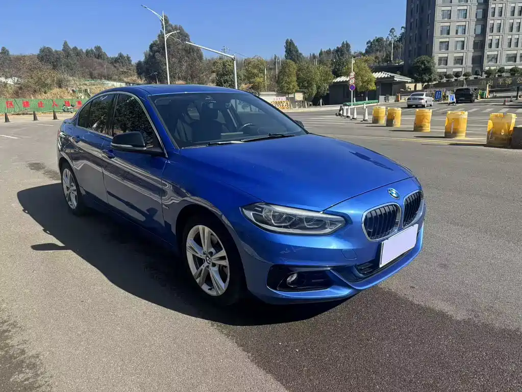 BMW 1 SERIES
