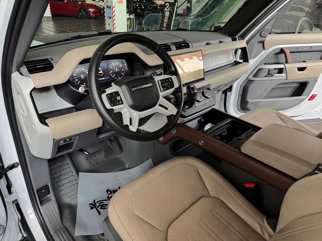 Land Rover Defender — миниатюра 4
