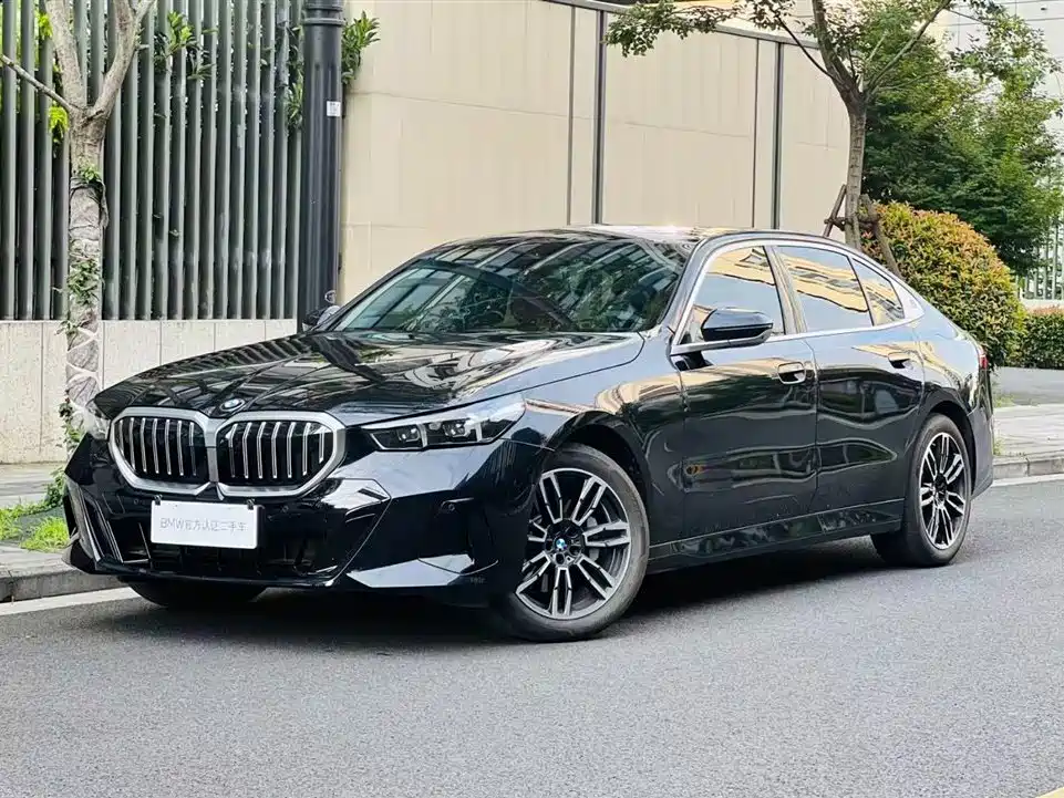 BMW 5 Series 2026