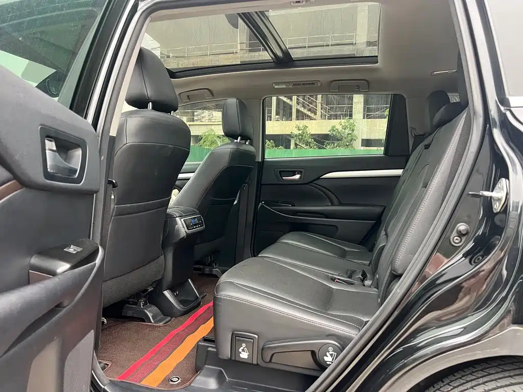Toyota Highlander — миниатюра 14