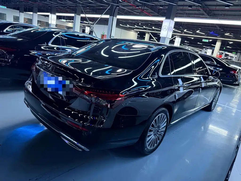 Mercedes-Benz E-Class — миниатюра 17