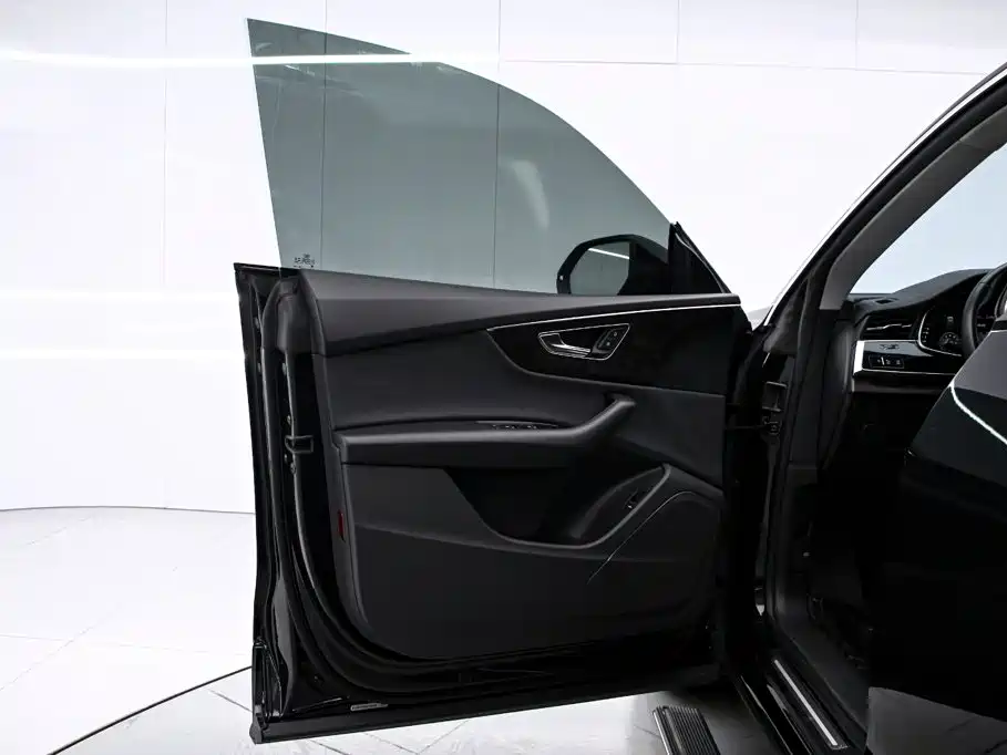 Audi Q8 — миниатюра 12