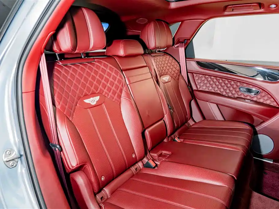 Bentley Bentayga PHEV — миниатюра 23