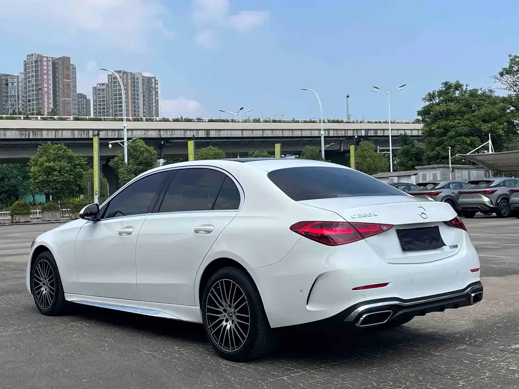 Mercedes-Benz C-Class — миниатюра 6