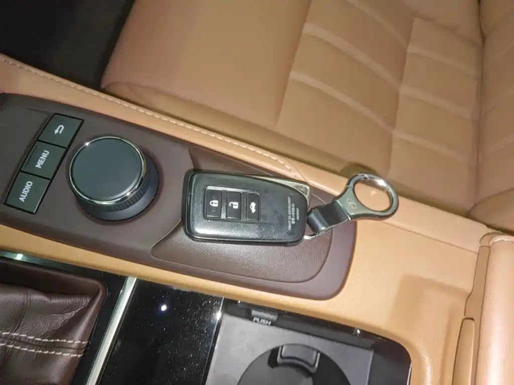 Lexus ES 2017 300h Mark Levinson Comfort
