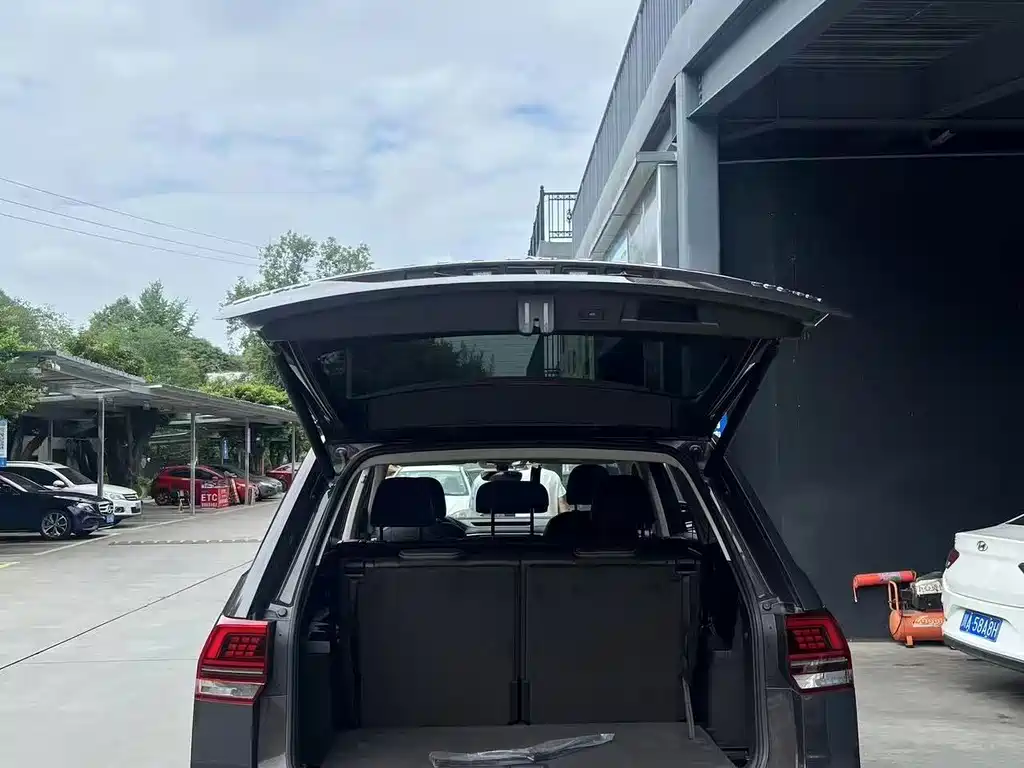 Volkswagen Teramont — миниатюра 3