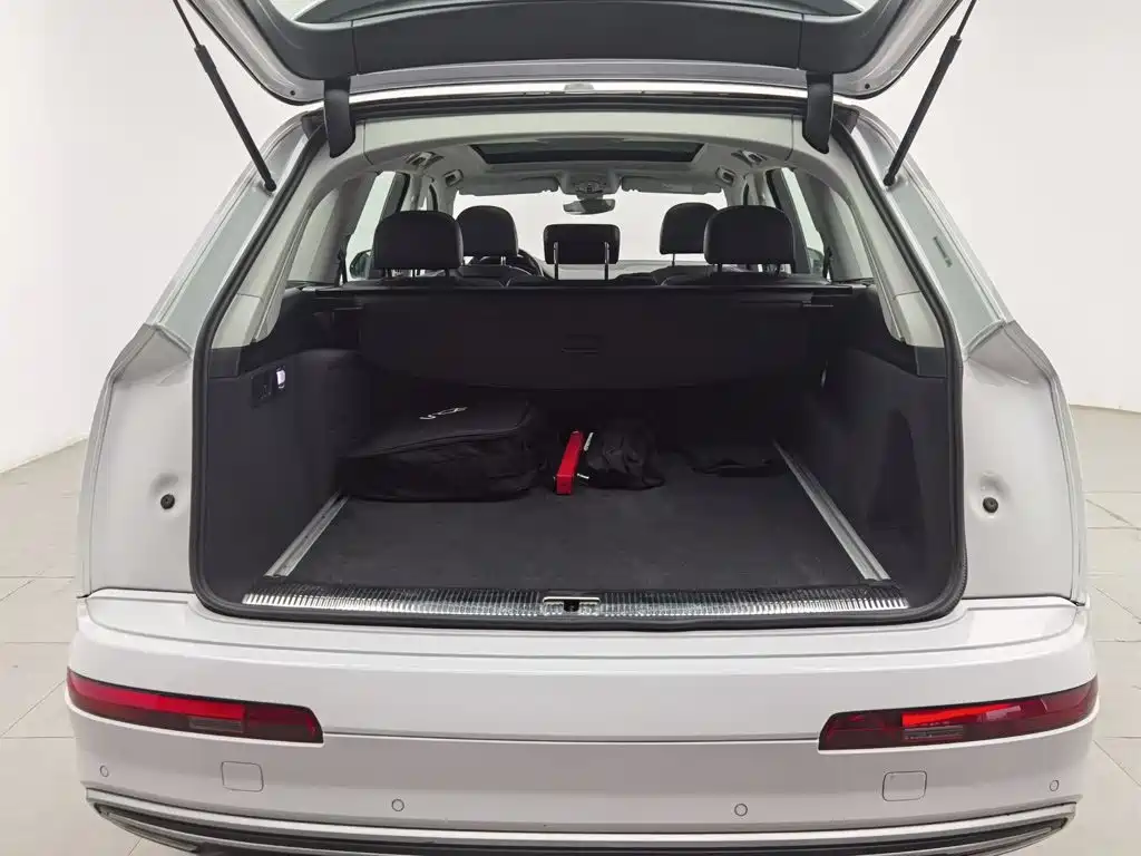 Audi Q7 New Energy — миниатюра 16