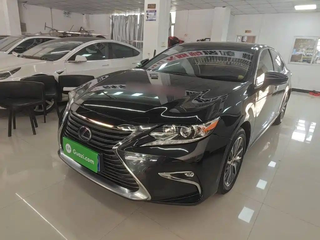 Lexus ES 2017 300h Mark Levinson Comfort